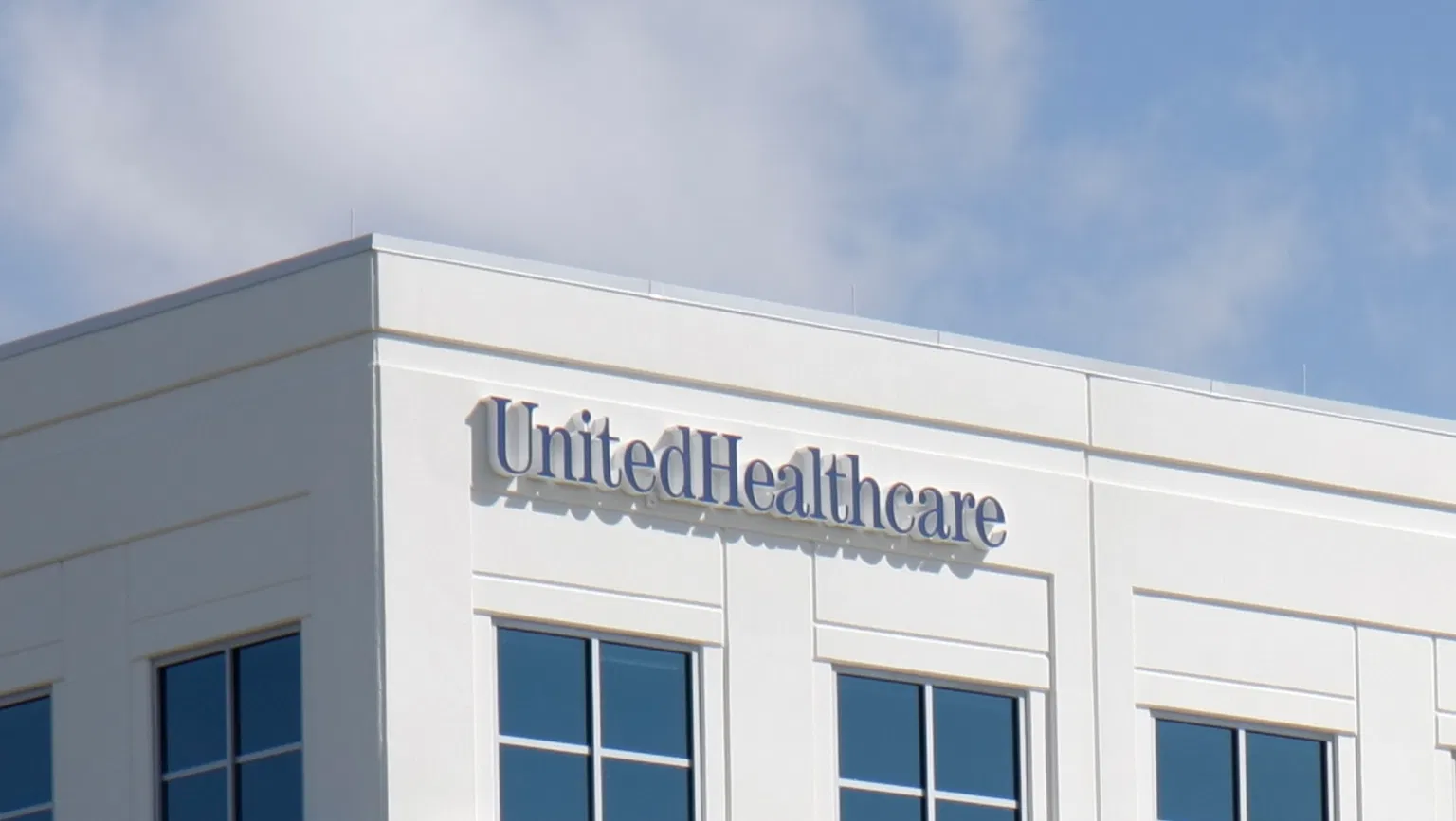 Health Insurance Stocks Plummet: Medicare Rate Shock Sparks $100 Billion Selloff