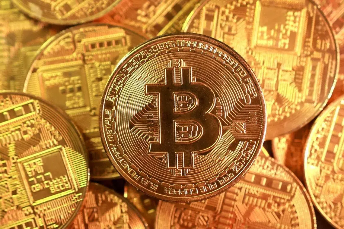 Bitcoin Price Plunges Below $80,000: $1.6B ETF Outflows Trigger 40% Crash