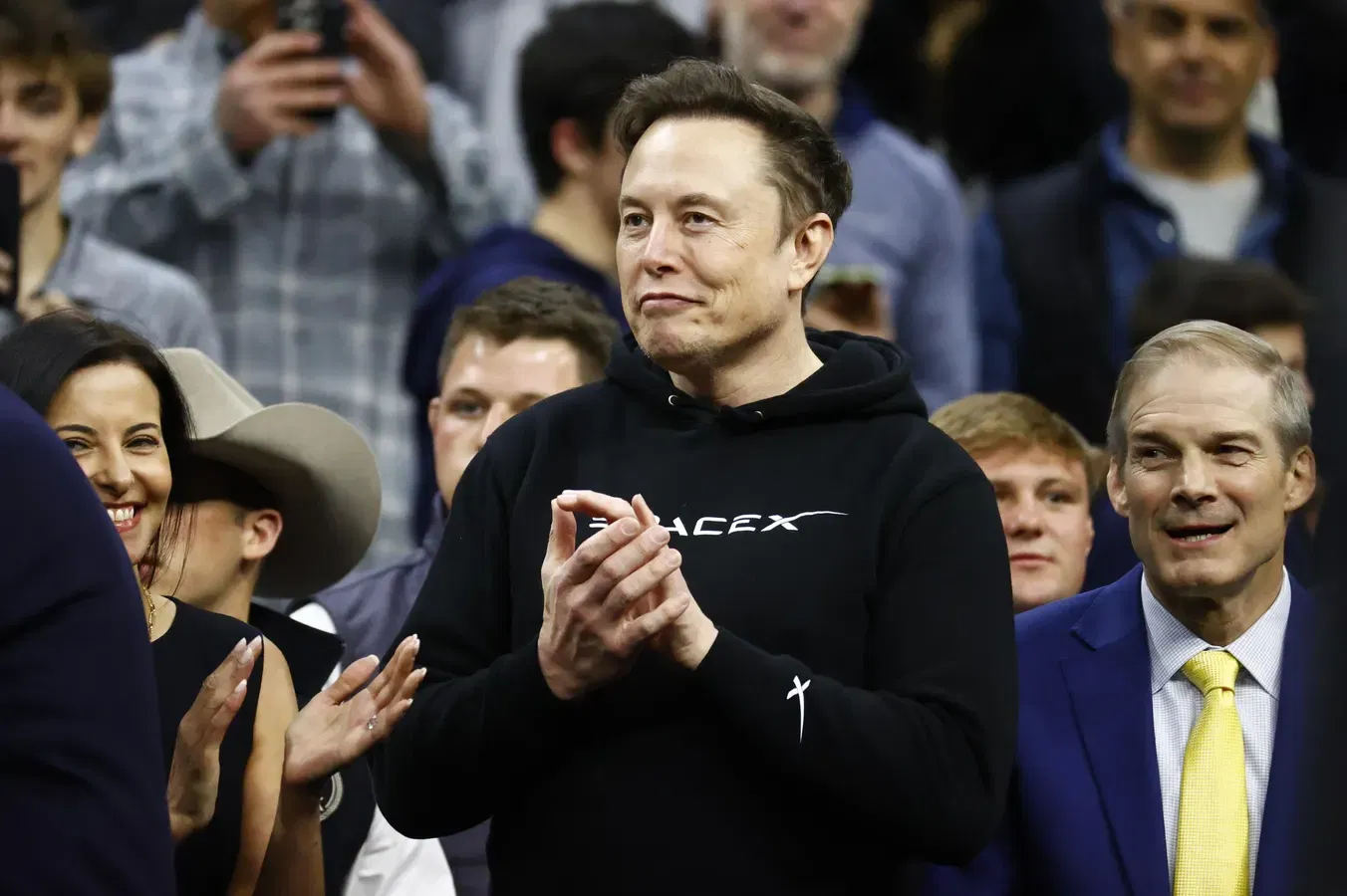 SpaceX IPO: $135 Per Share, $1.75T Valuation — What Investors Need to Know