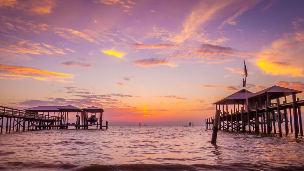 Best Coastal Retirement Communities for Beach Lovers