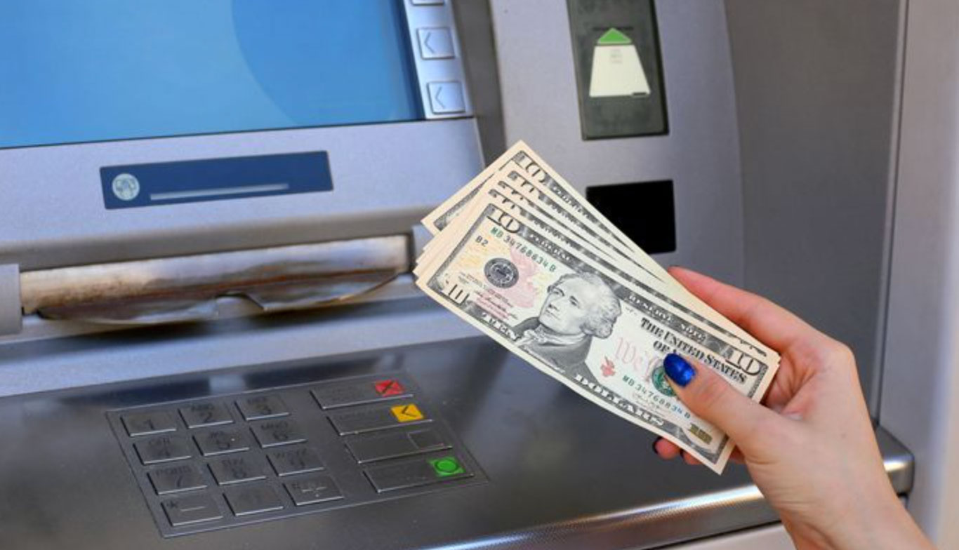 withdraw cash from credit card_162cb902 fd15 4674 bbe0 454e9e9445ed