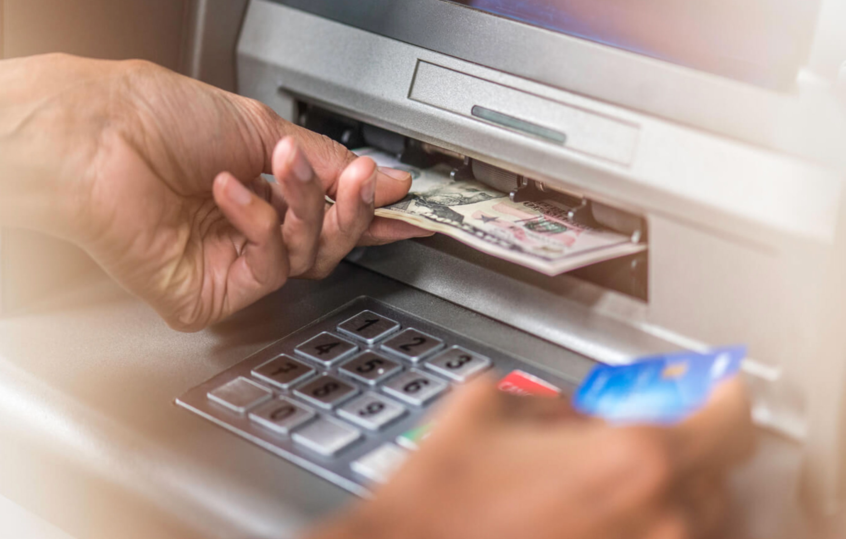 withdraw cash from credit card_e9abbc66 3244 45f3 8771 69342a2ccd1b