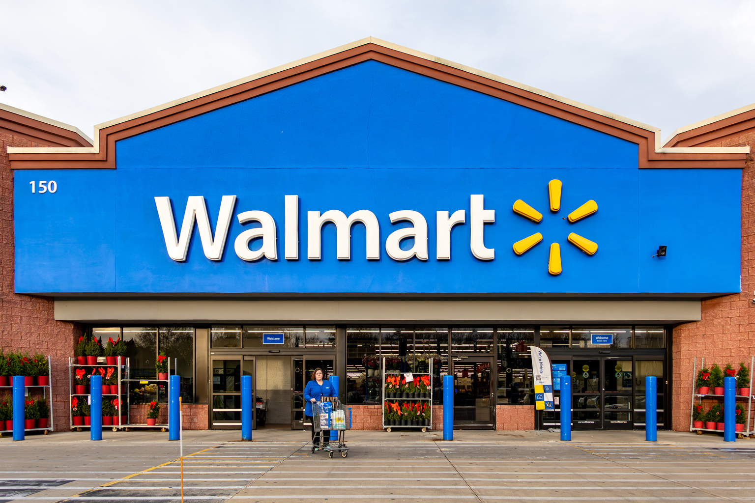 Walmart's Cautious Outlook Overshadows Q4 Earnings Beat: What Investors Need to Know