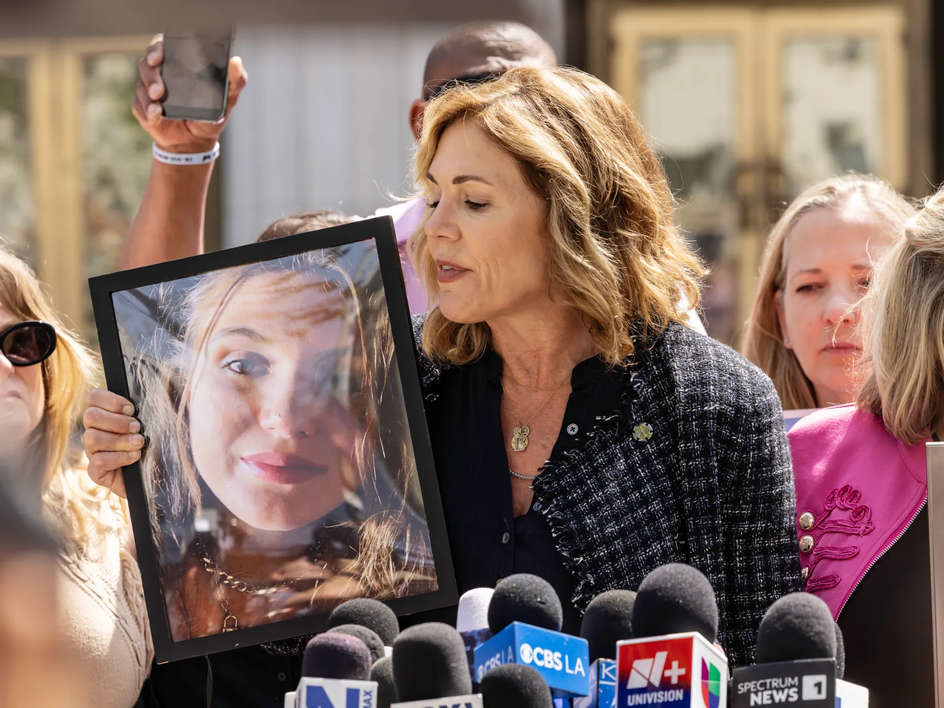 Meta Stock Plummets 8% After Landmark Social Media Addiction Ruling - Investor Analysis