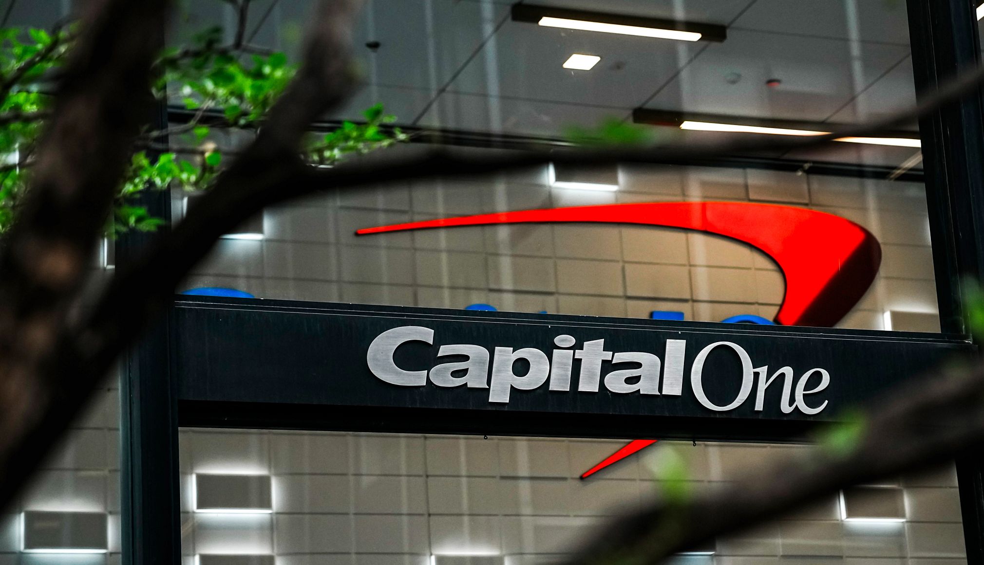 Capital One $425M Settlement Approved: Who Gets Paid and When